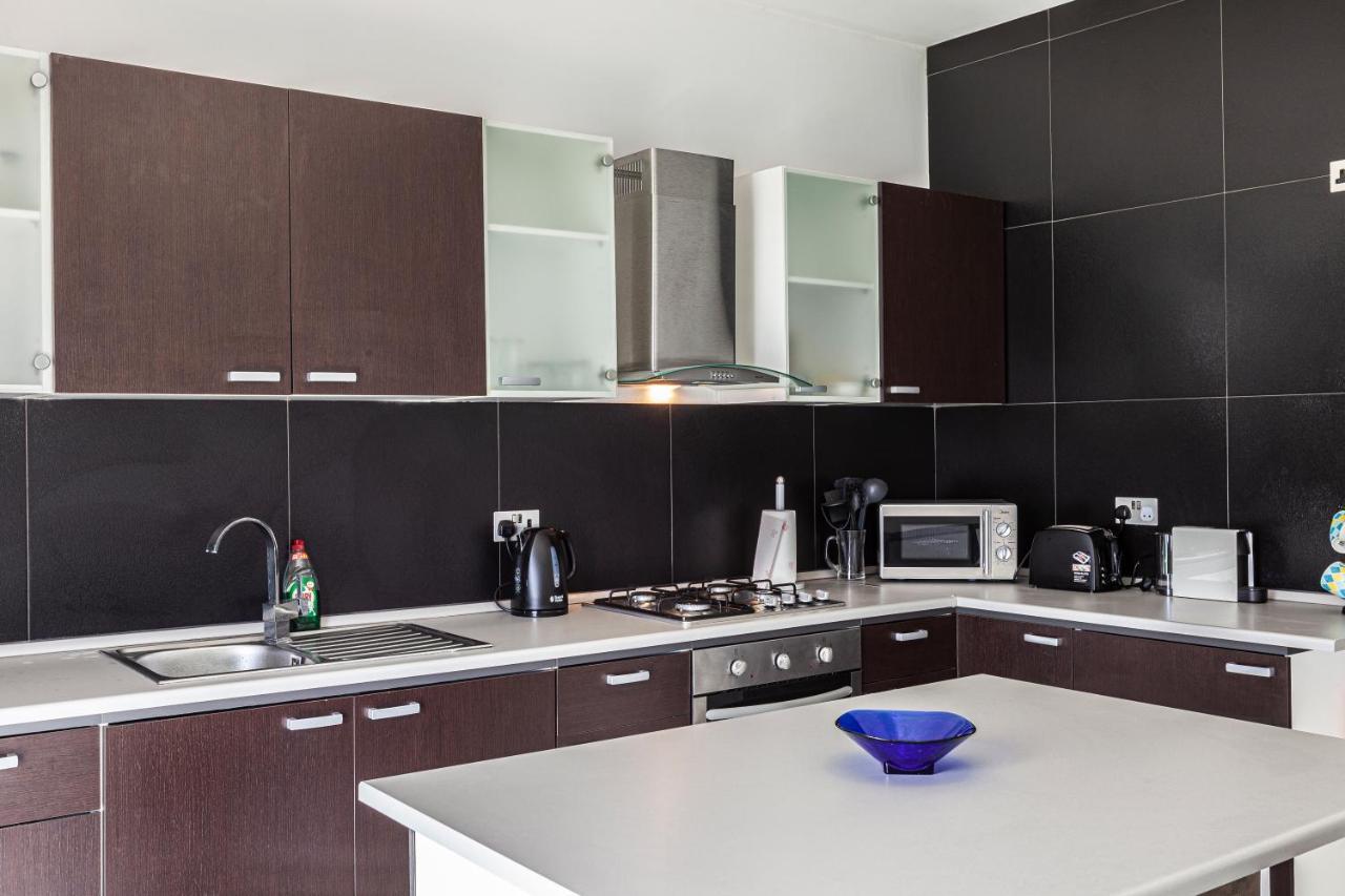 Z4 - SEAFRONT apartment St. Paul's Bay Bagian luar foto