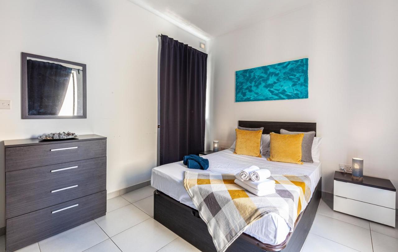 Z4 - SEAFRONT apartment St. Paul's Bay Bagian luar foto