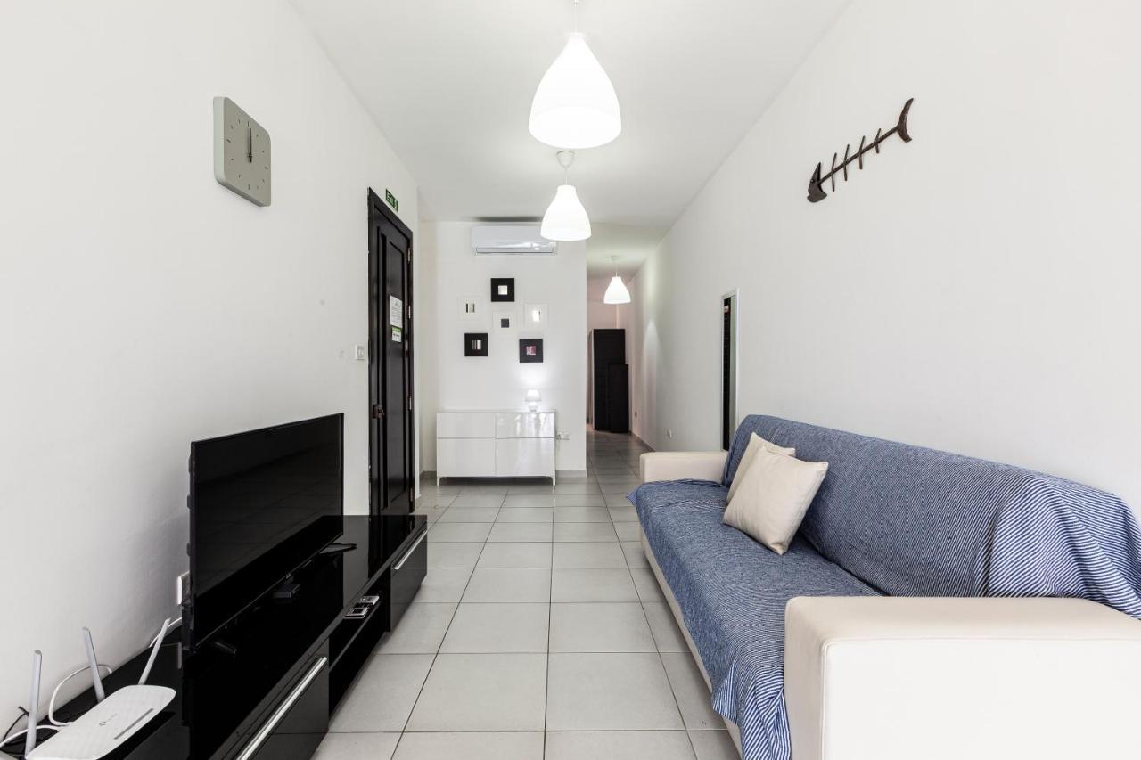 Z4 - SEAFRONT apartment St. Paul's Bay Bagian luar foto