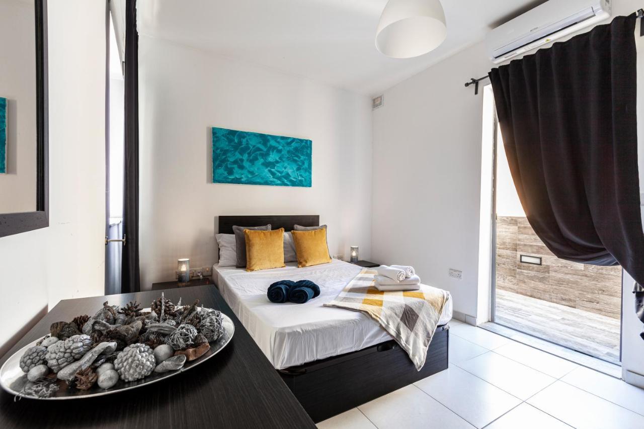 Z4 - SEAFRONT apartment St. Paul's Bay Bagian luar foto
